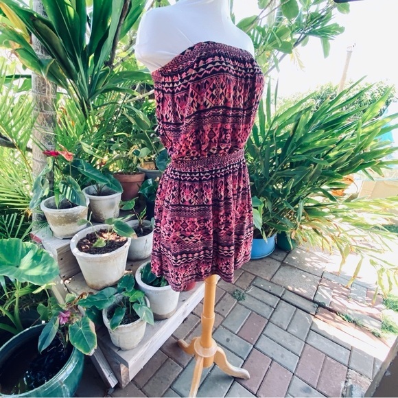 Forever 21 strapless dress so cute! - Picture 4 of 7